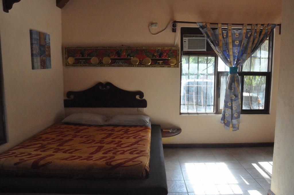 Hacienda La Isla Lodge Sarapiqui Bilik gambar