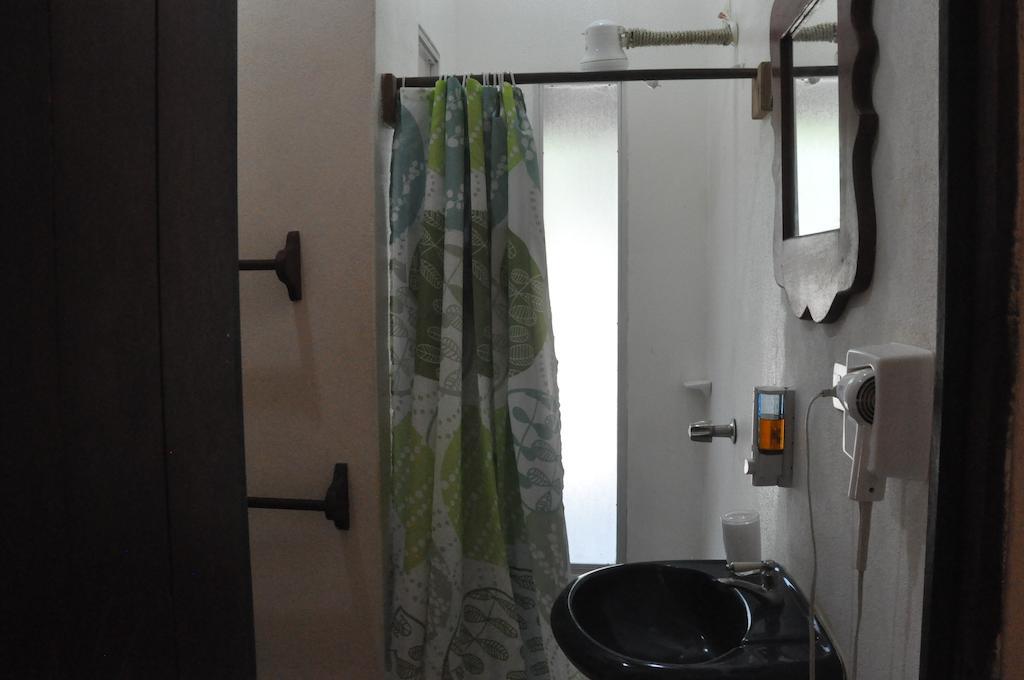 Hacienda La Isla Lodge Sarapiqui Bilik gambar