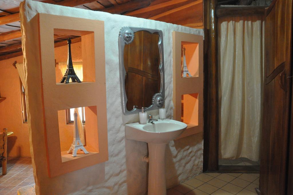 Hacienda La Isla Lodge Sarapiqui Bilik gambar