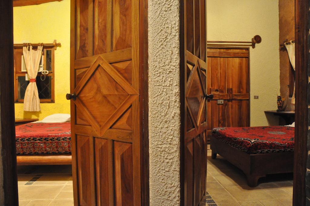 Hacienda La Isla Lodge Sarapiqui Bilik gambar