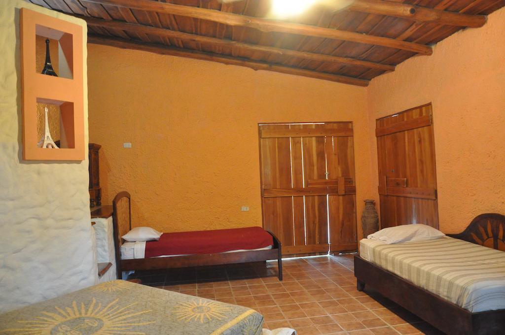 Hacienda La Isla Lodge Sarapiqui Bilik gambar