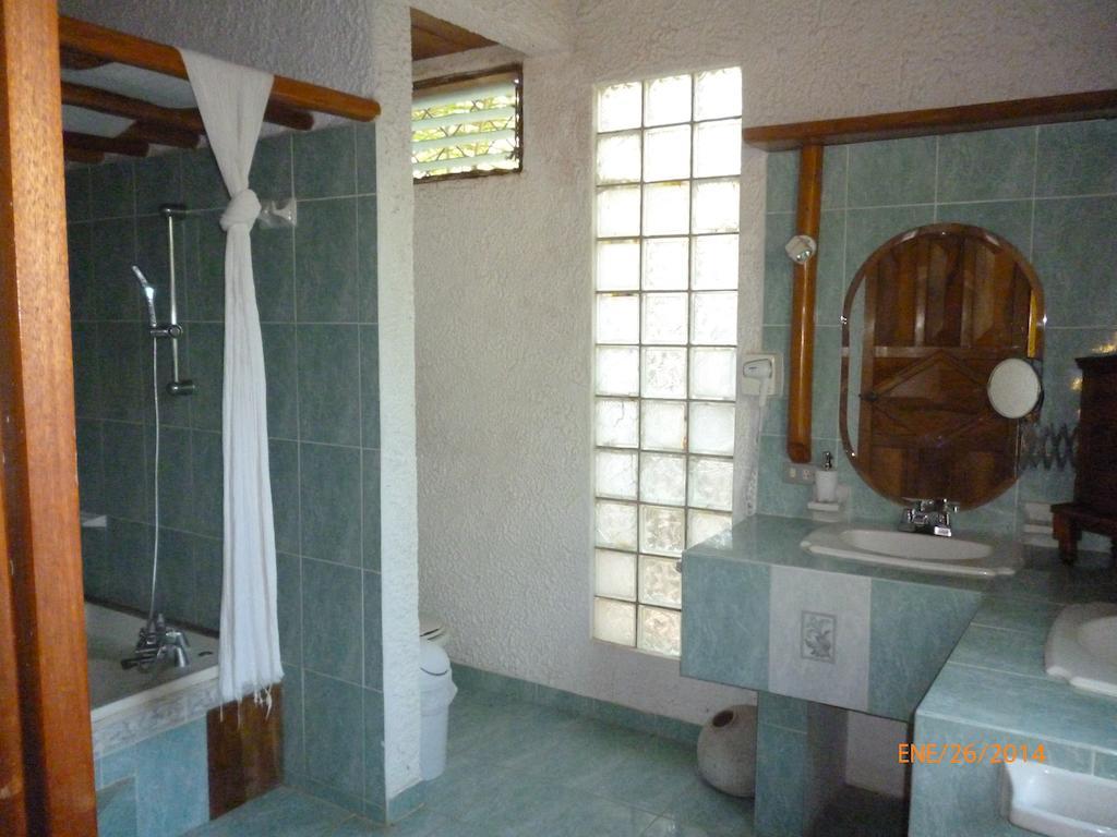 Hacienda La Isla Lodge Sarapiqui Bilik gambar