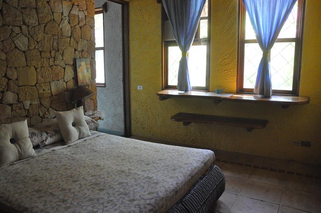 Hacienda La Isla Lodge Sarapiqui Bilik gambar